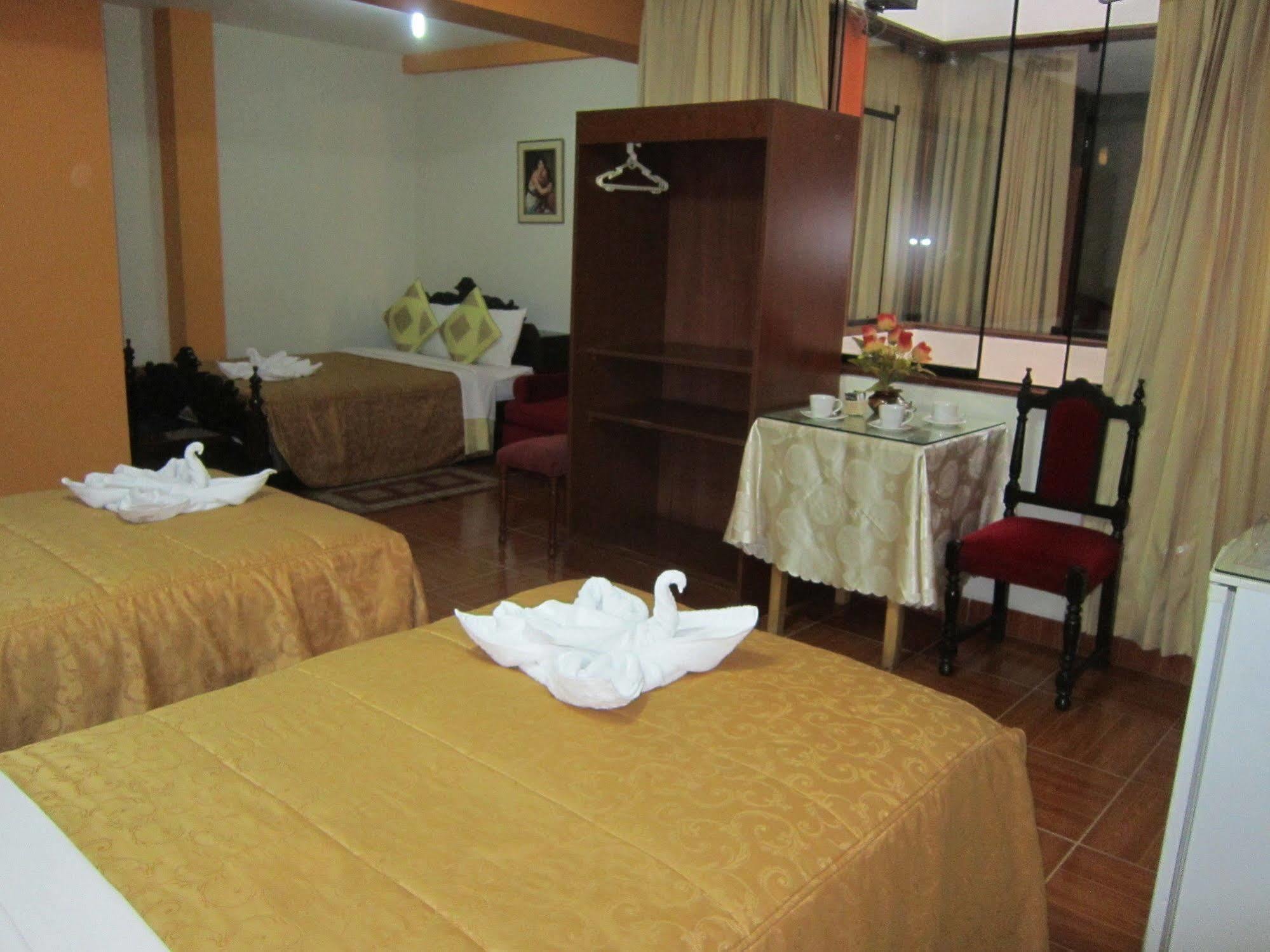 Hotel Suite Plaza Трухільйо Екстер'єр фото