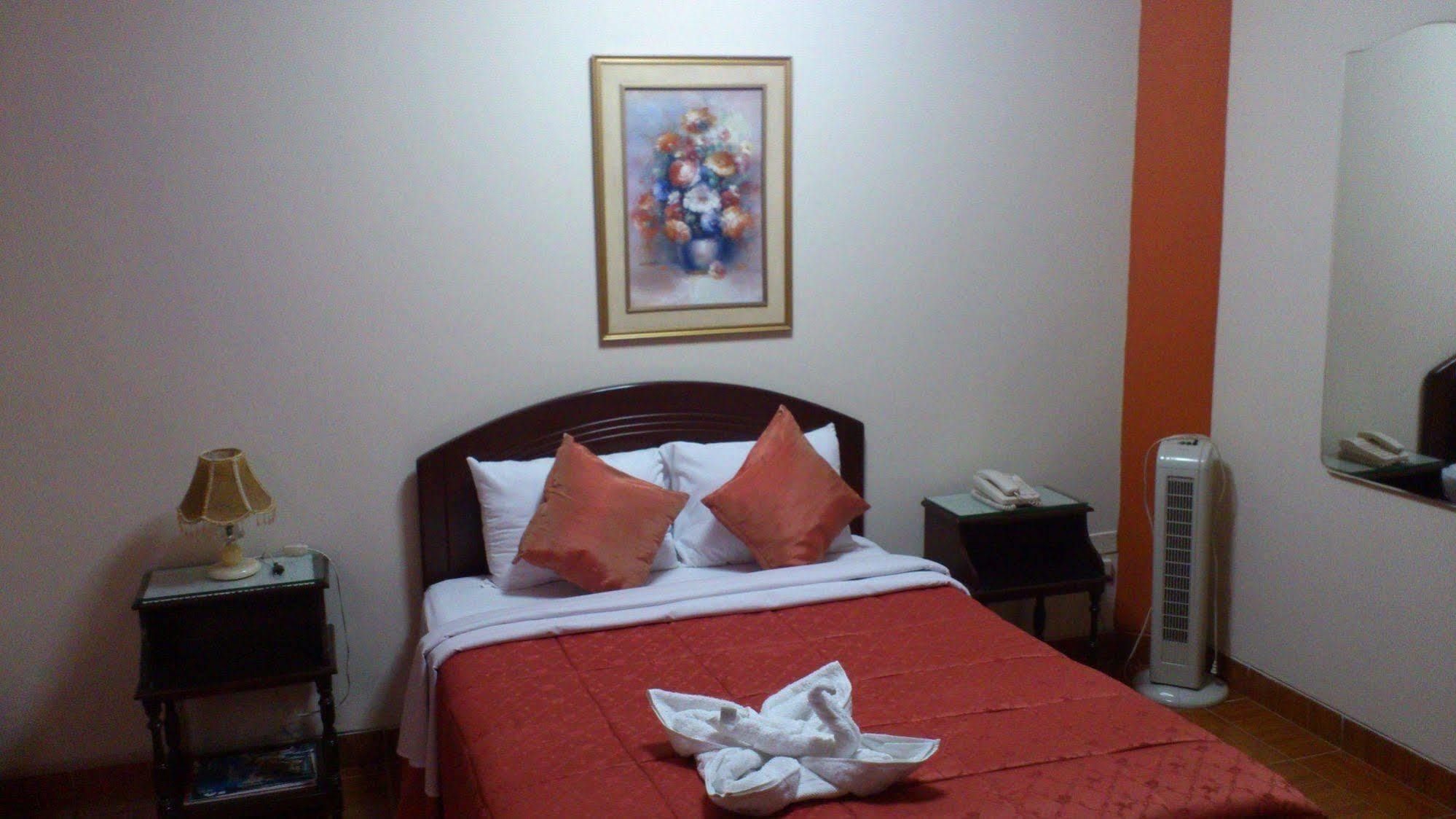 Hotel Suite Plaza Трухільйо Екстер'єр фото
